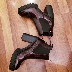 Nwot Guess los angeles burgundy/black boots size 7